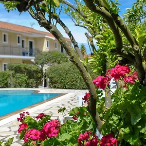  Apartment Moulinos