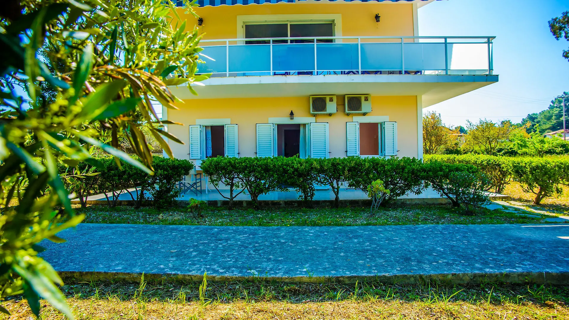 Aloni Studios And Apartments Lassi  Greece